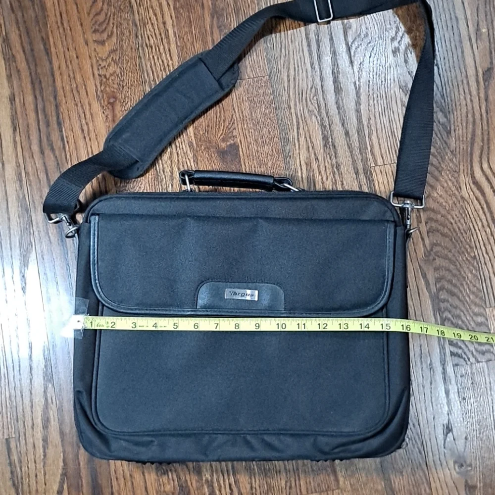 Targus Black Traditional Laptop Messenger Case